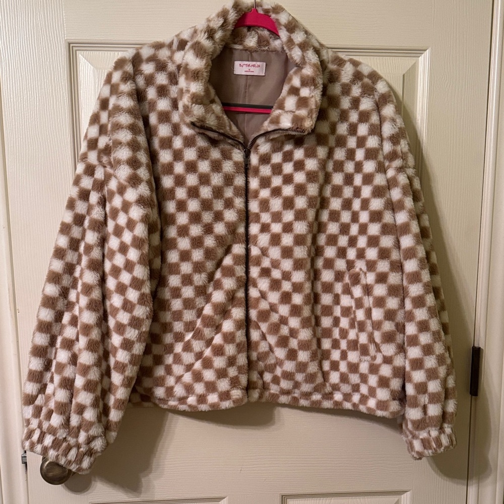 Stylish Checkered Teddy Jacket in Tan and Cream